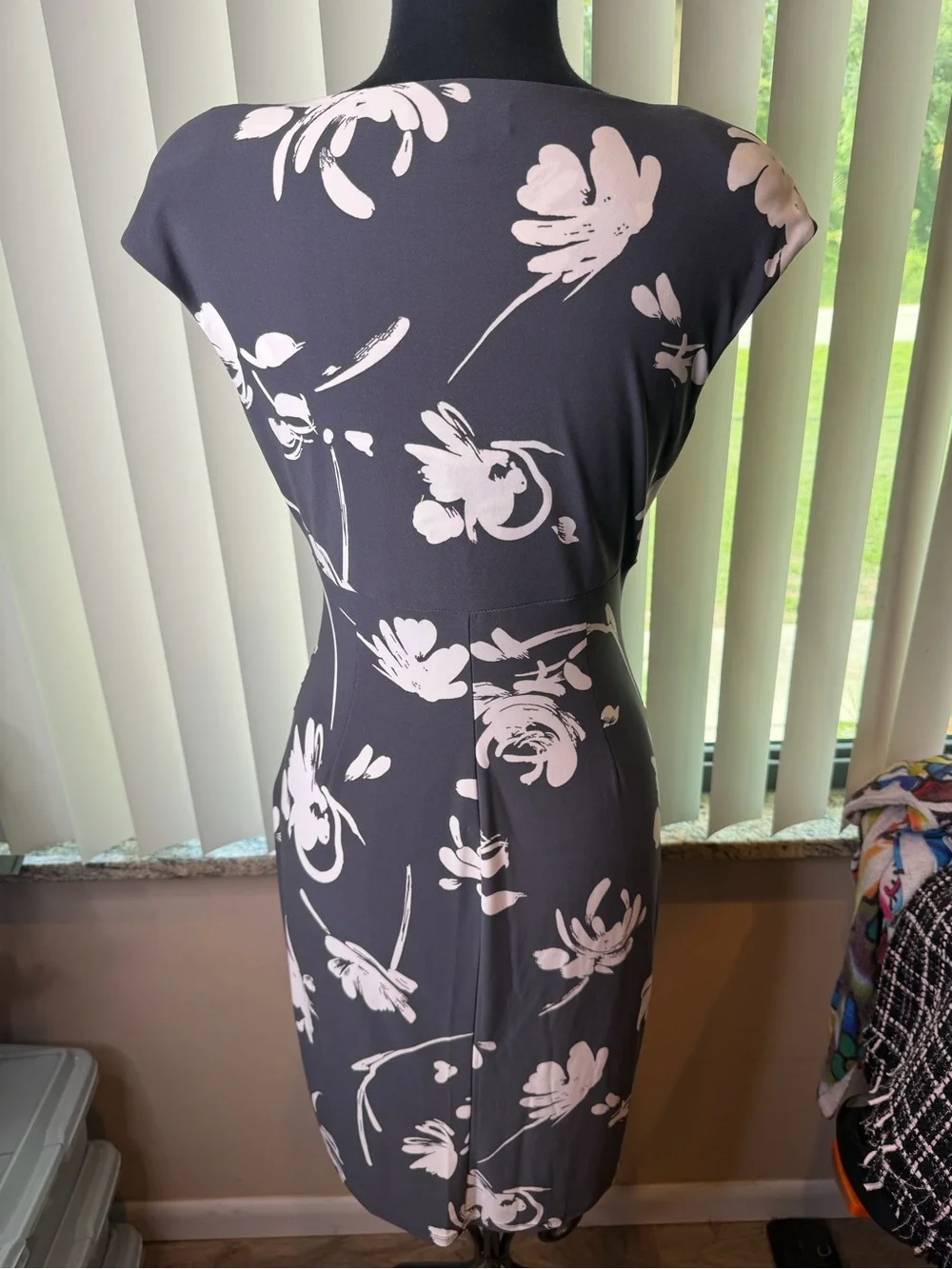 Lauren Ralph Lauren gray floral jersey sleeveless V-neck dress side ruching SZ 6